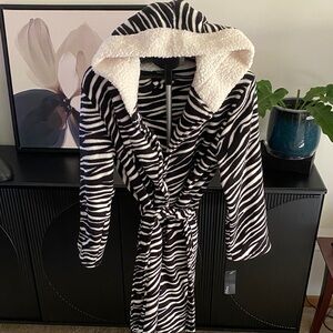 Relativity Zebra Print Hooded Robe